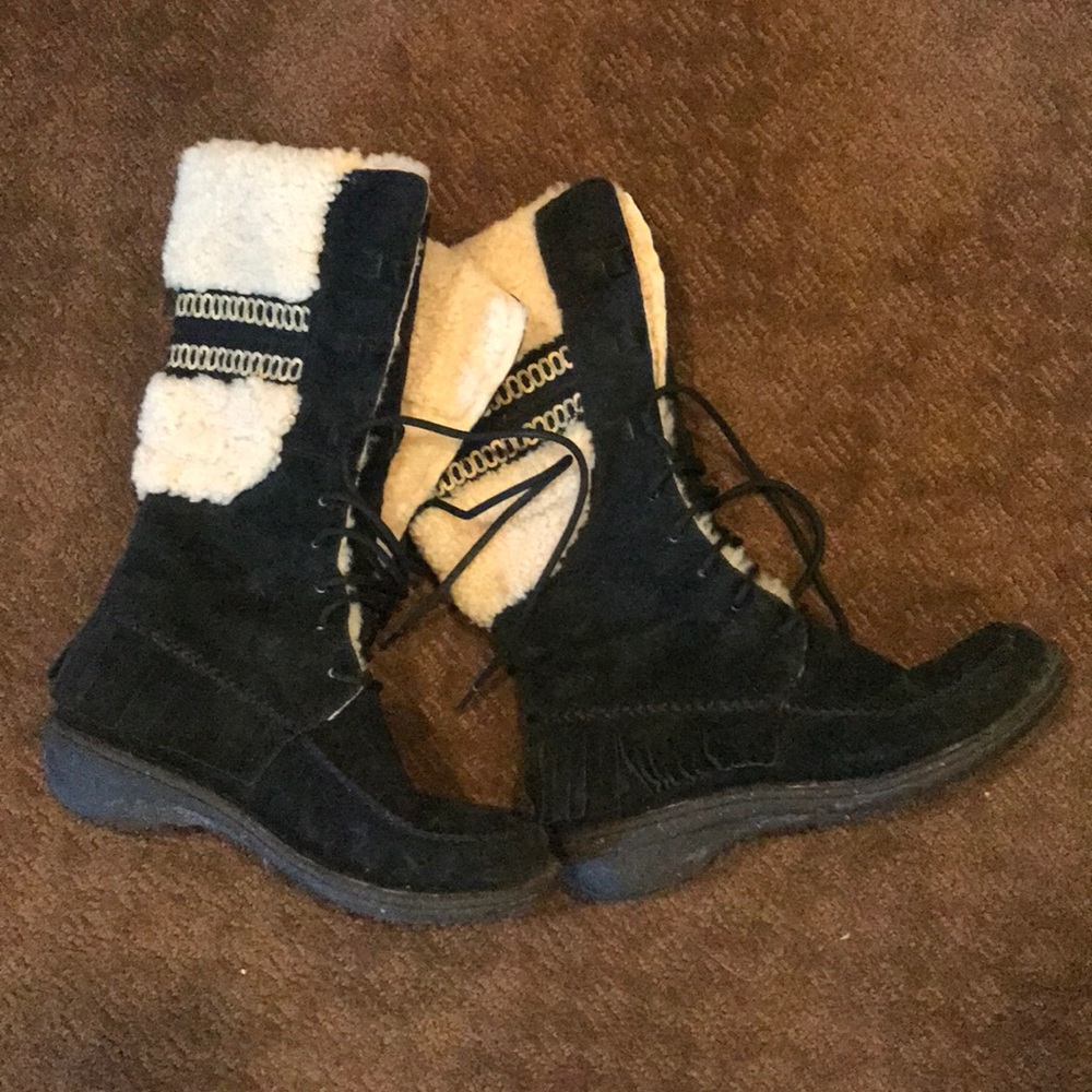 (Uggs) shearling snow boots